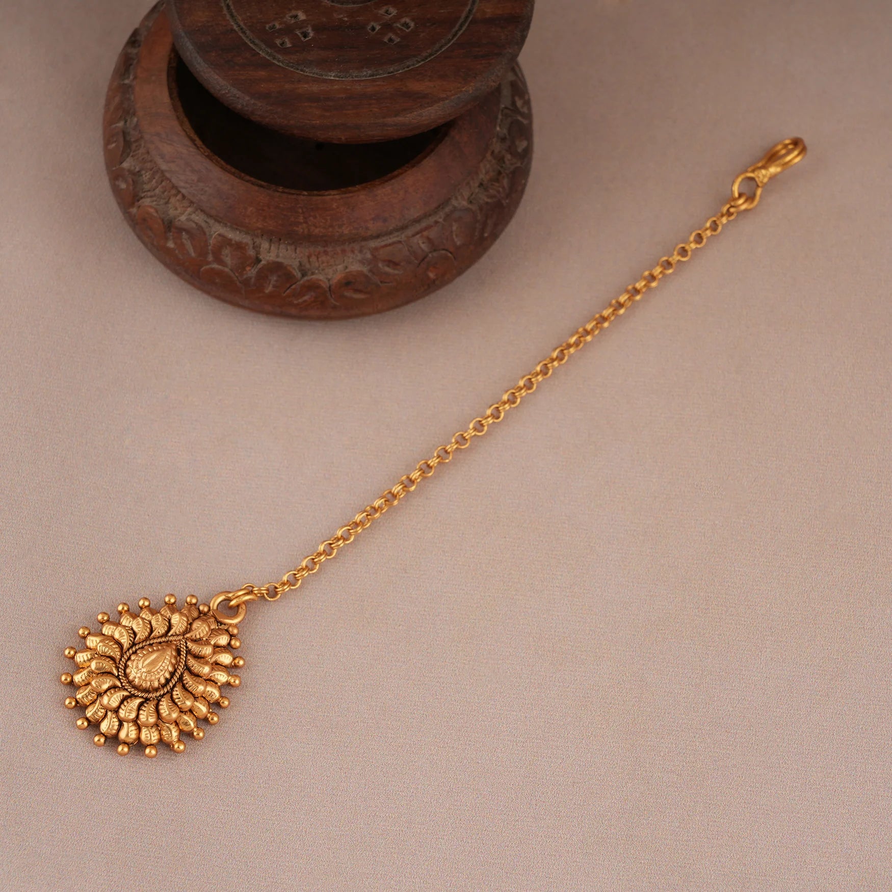 Cute Antique Gold Pear Shaped Maangtika