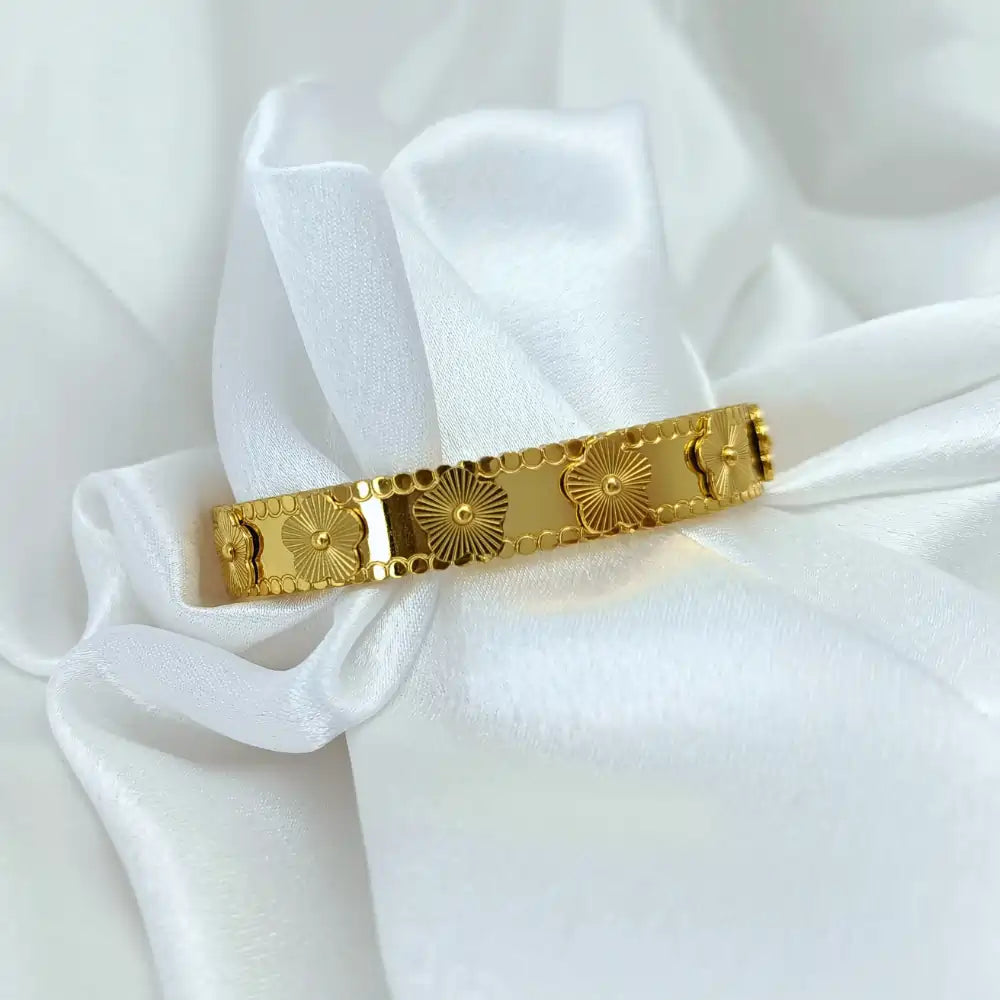 Antique gold plated paisley stone bangle set for women