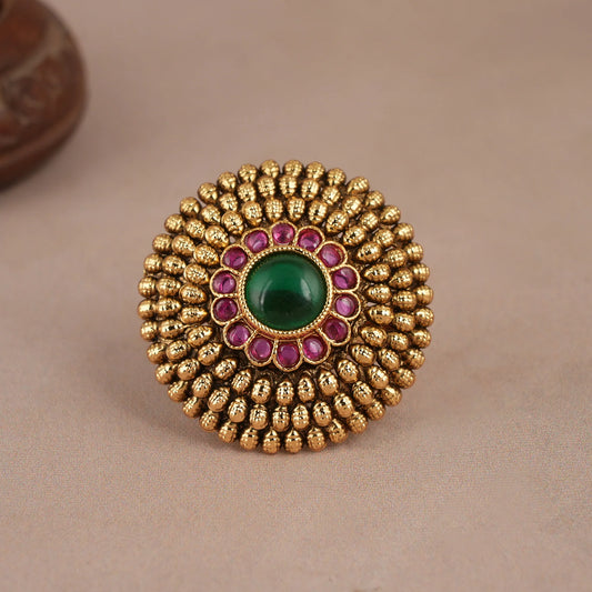 Gorgeous Round Antique Gold Emerald Stone Finger Ring