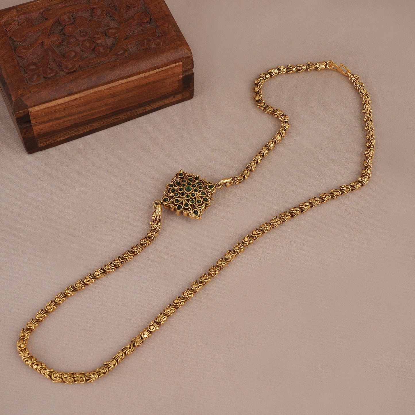 Antique gold plated side brooch reversible chain for women