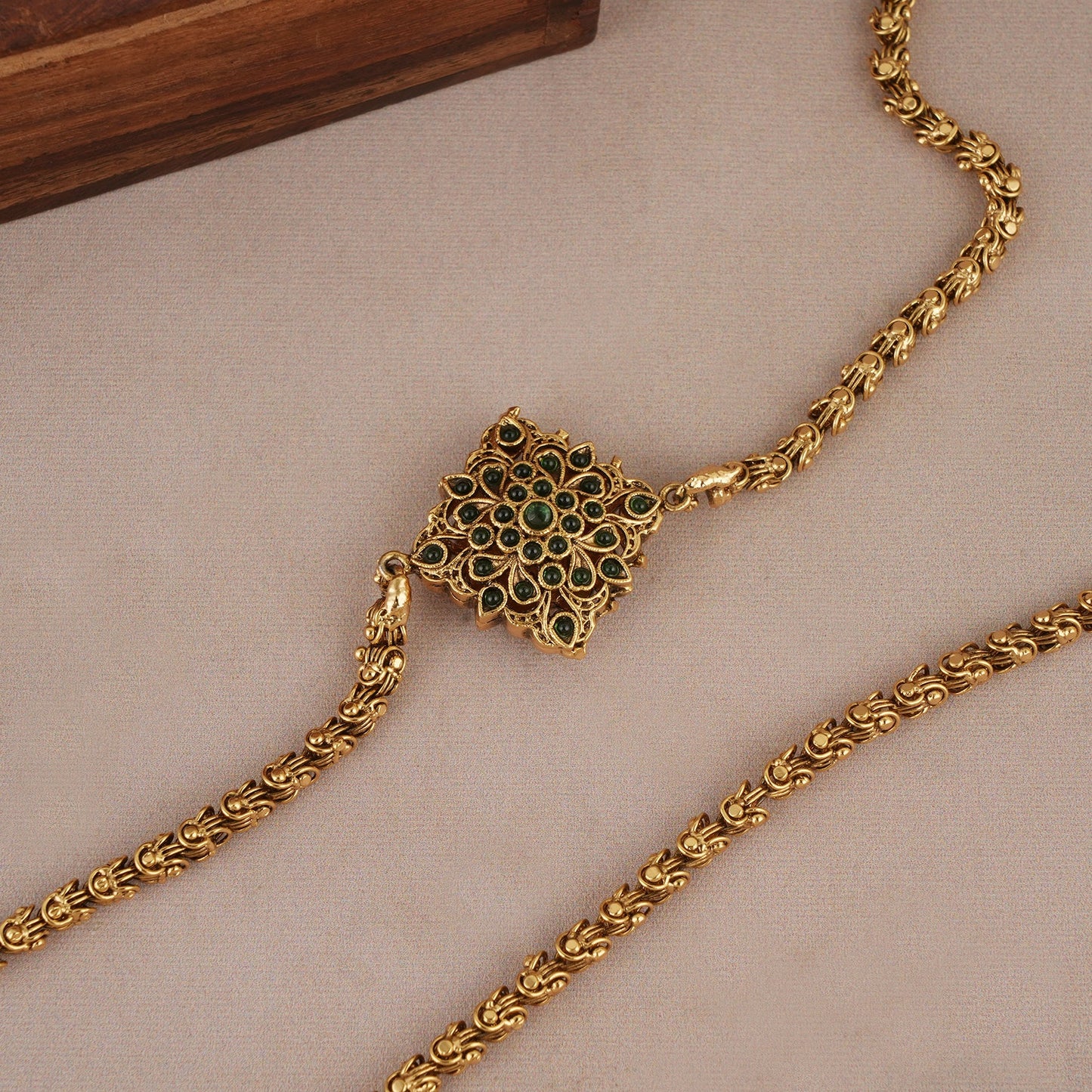 Antique gold plated side brooch reversible chain for women