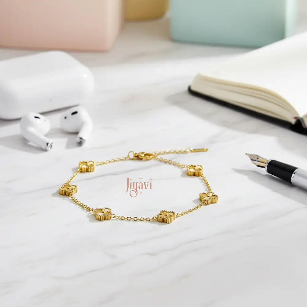 Lucky Clover Charm Bracelet