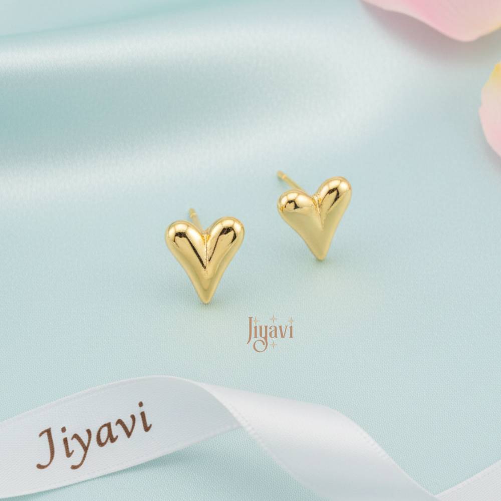 Demi-Fine Sweetheart Stud Earring